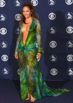 jennifer-lopez-grammys-2000-1543847699.jpg